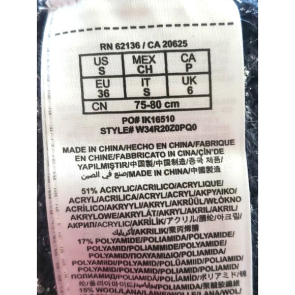 Guess Sweater Women's Small Gray Mettalic Knit Beaded Shoulders Textured - Picture 8 of 9